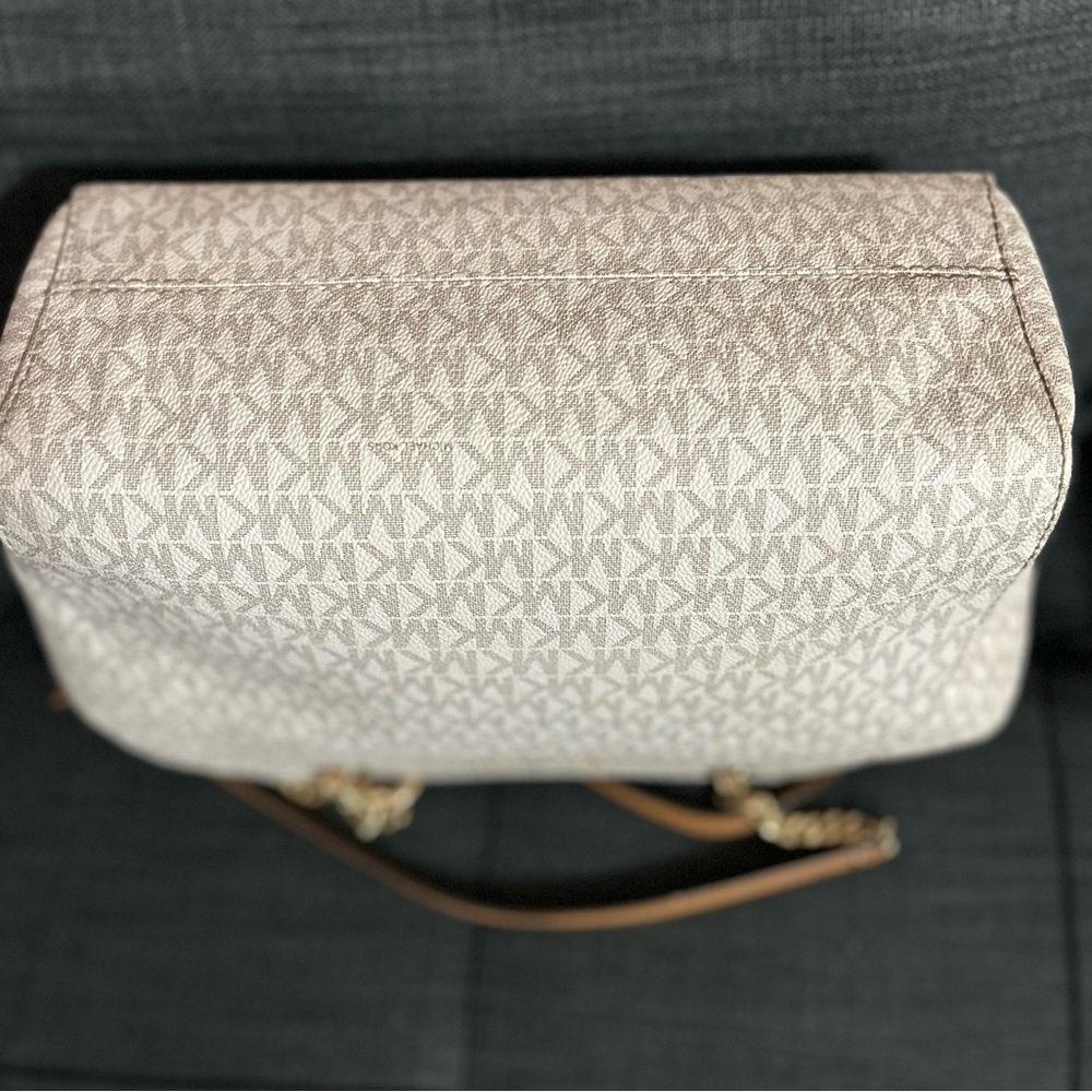 Like New! Michael Kors Jet Set JST Large Chain Shoulder Bag - Picture 7 of 10